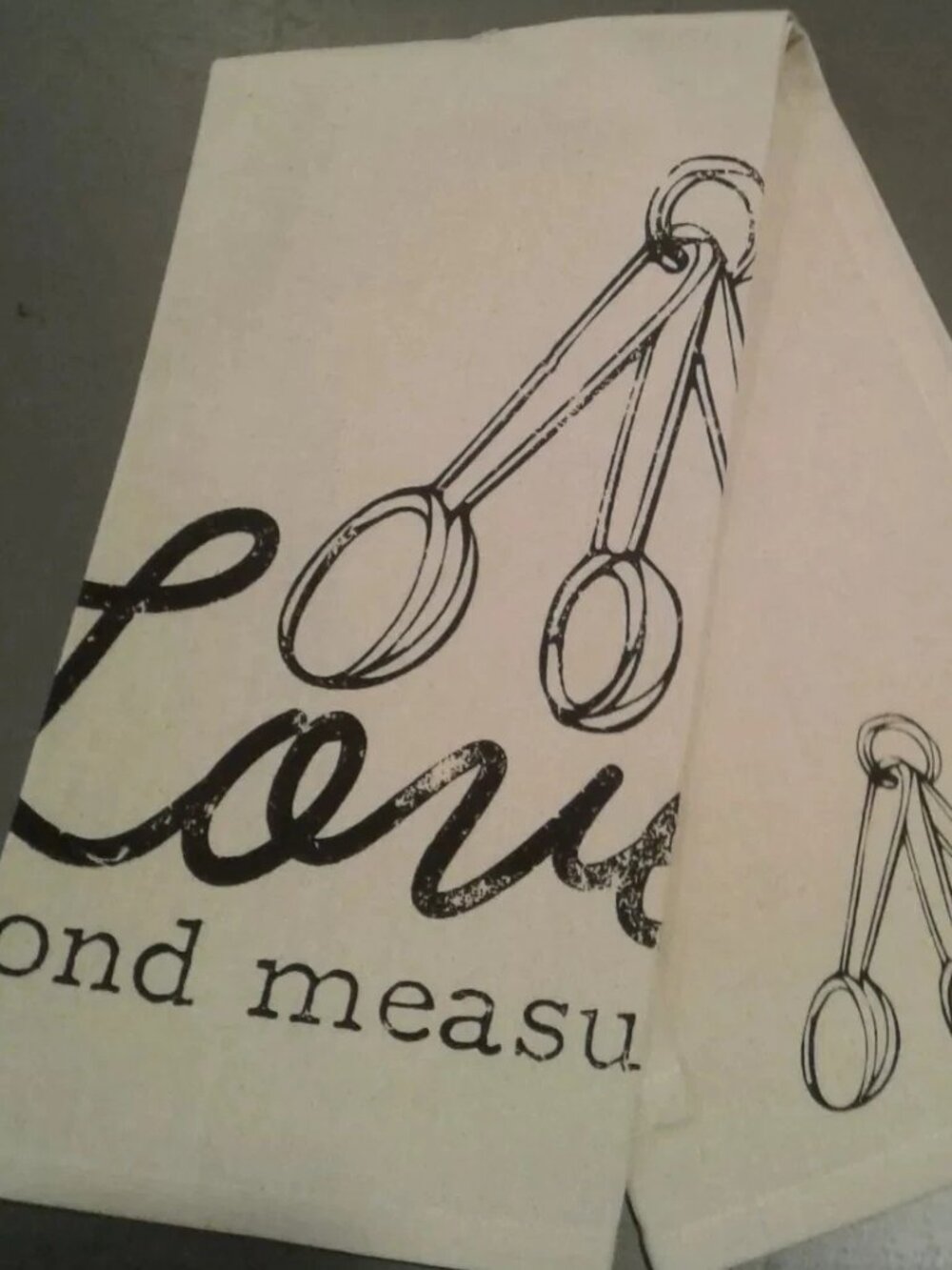 New 100% Cotton Vintage Style LOVE BEYOND MEASURE Tea Towel or Dish Linen